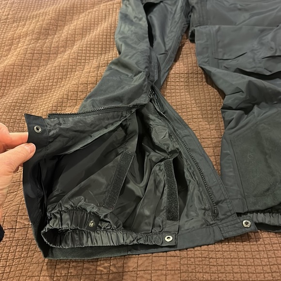 🏂L Helly Hansen black snowboard pants. The waterproof breathable Helly-Tech EUC - Picture 10 of 15